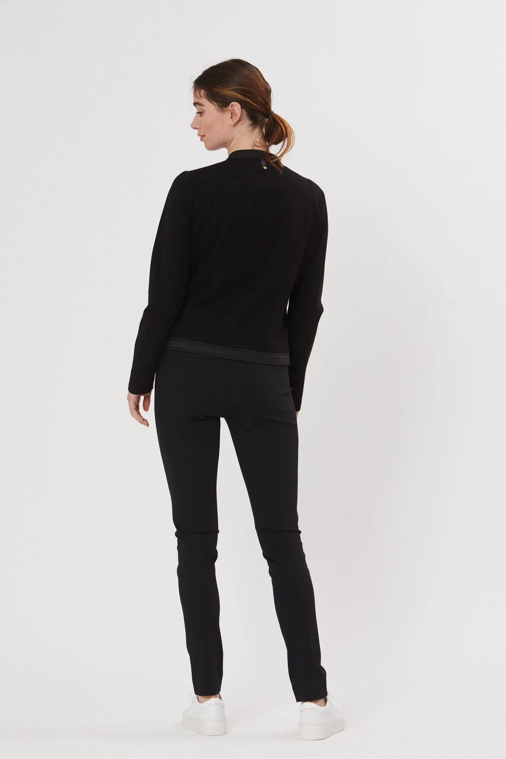 Pbo jakke Shot sort 1 scaled