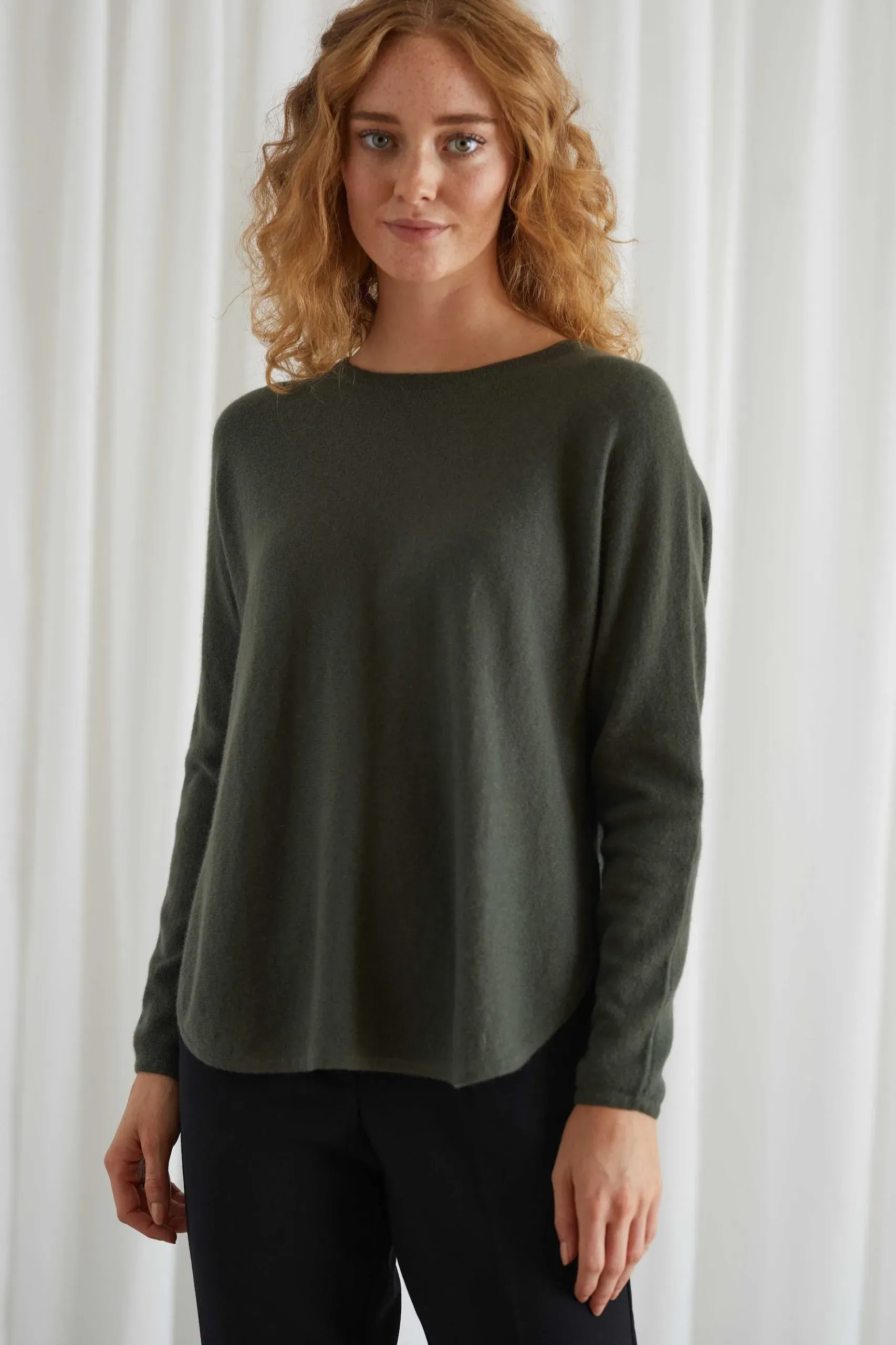 Davida Curved sweater Army green scaled