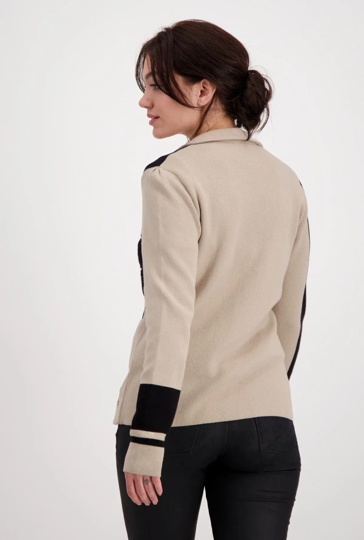 Monari blazer i strik sand 1