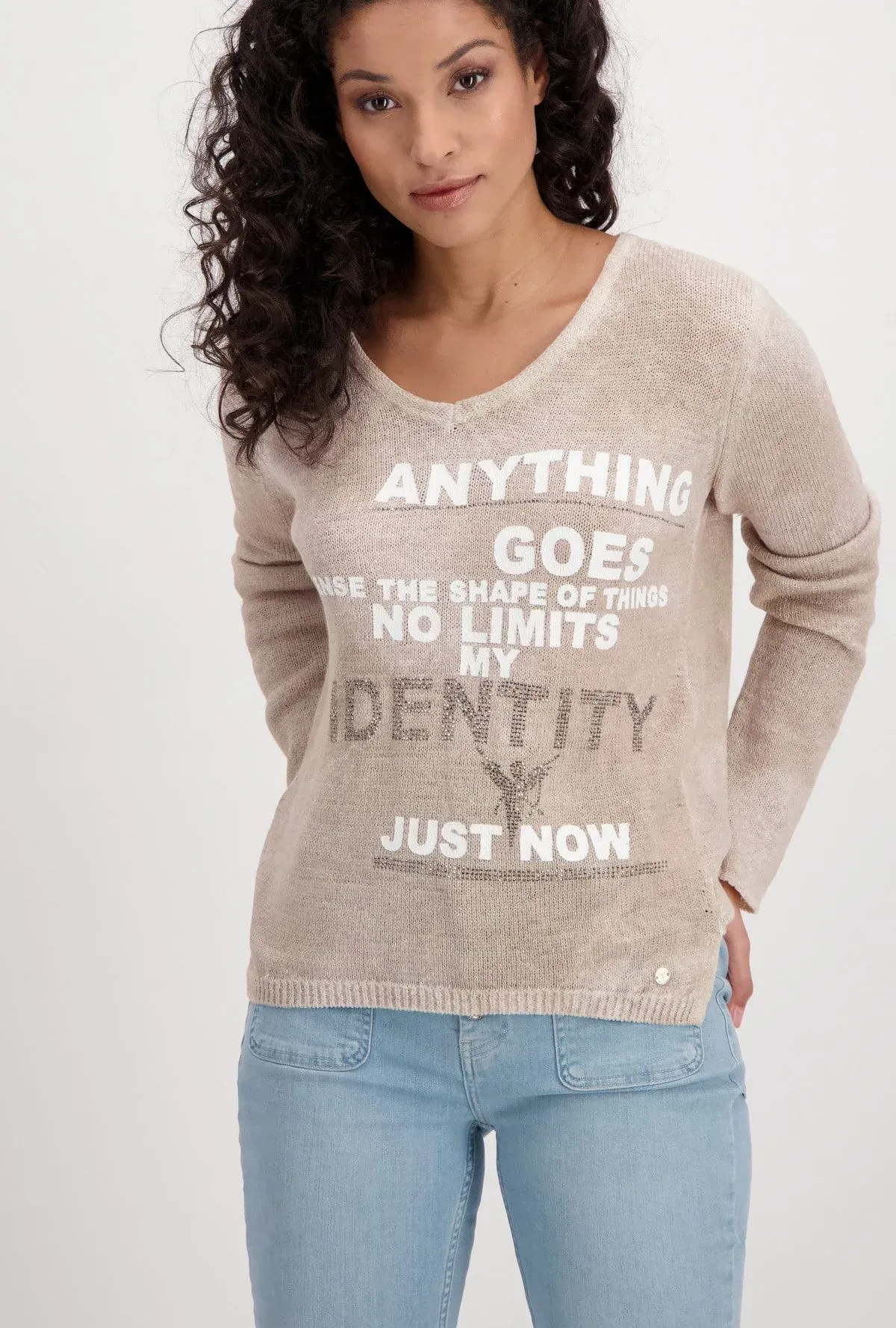 Monari pullover i strik med print og pailetter sand