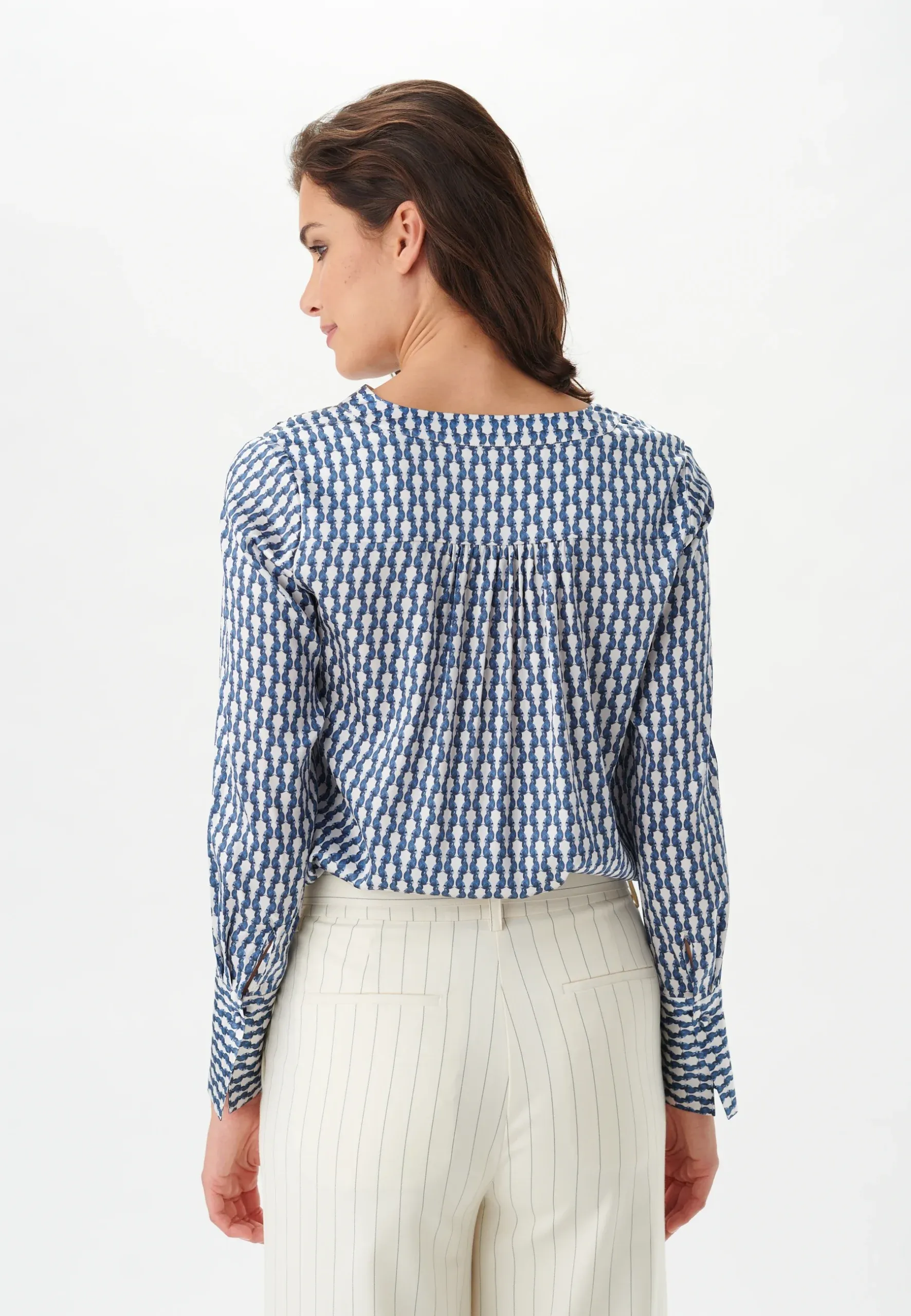 Dea Kudibal silkebluse Jennifer Goldie Leche 1 scaled