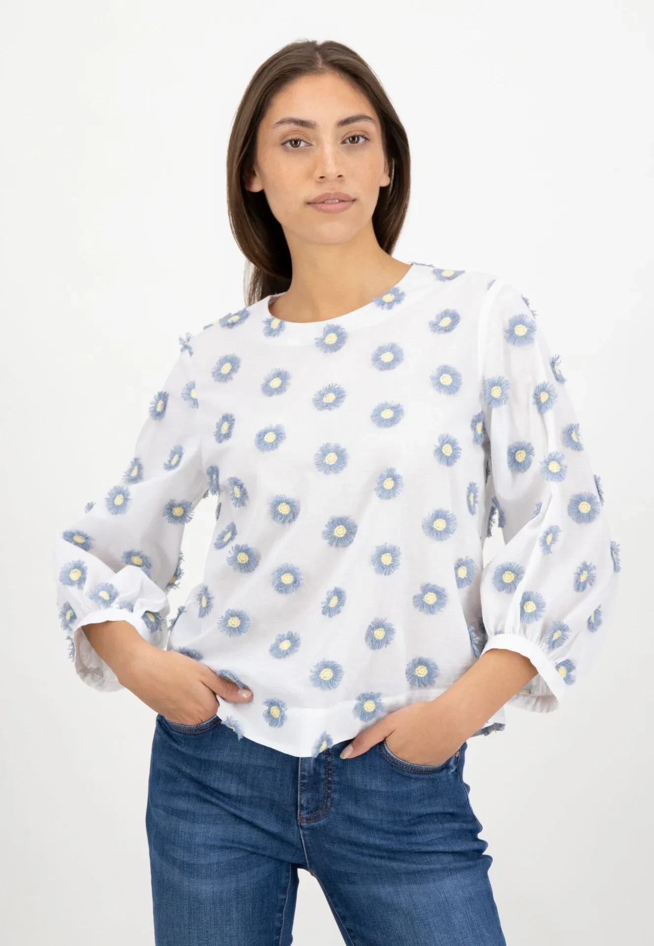 Louis and Mia hvid bluse med blomsterbroderi