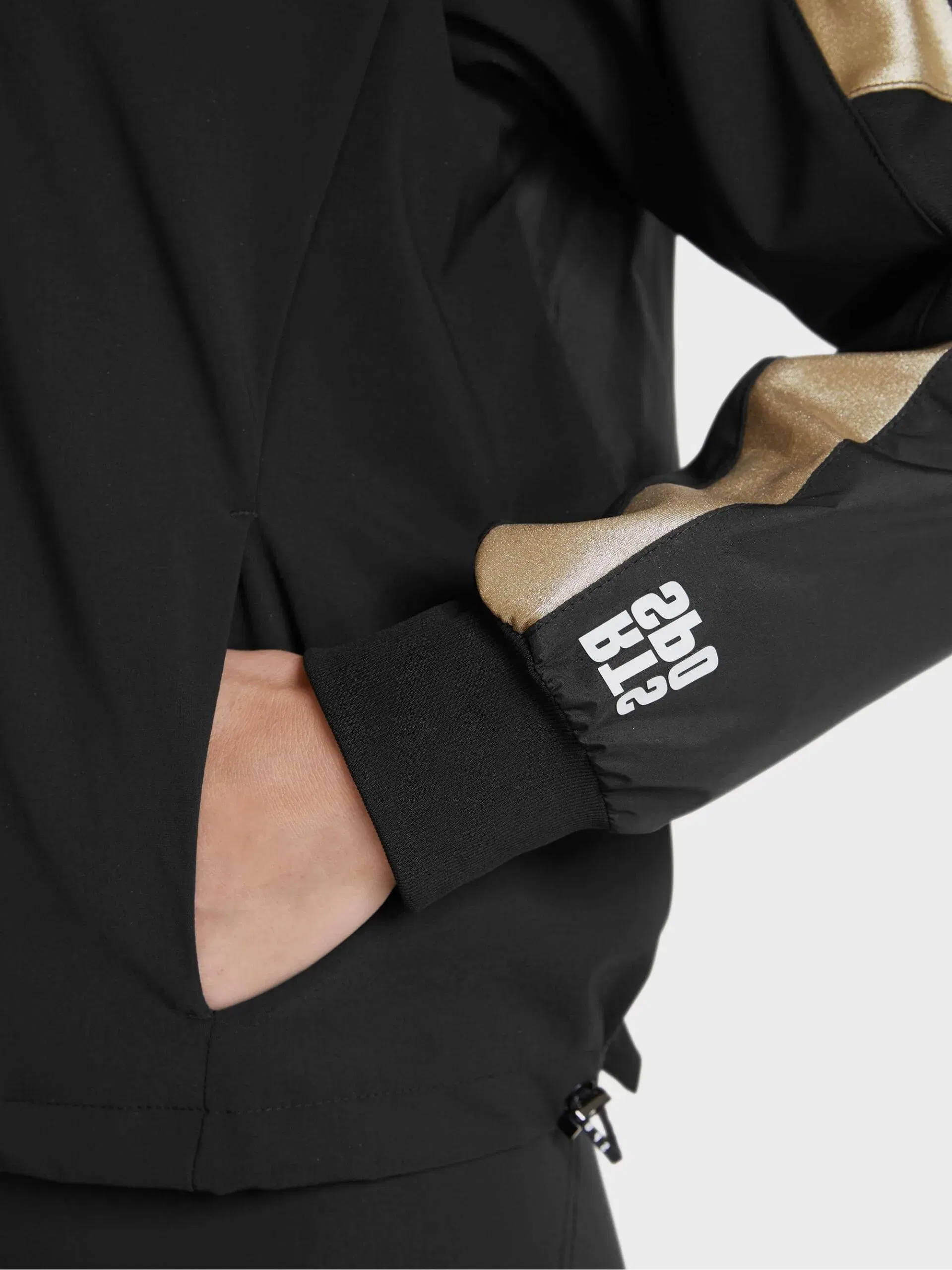 Marc Cain Sports jakke med guldprint 4