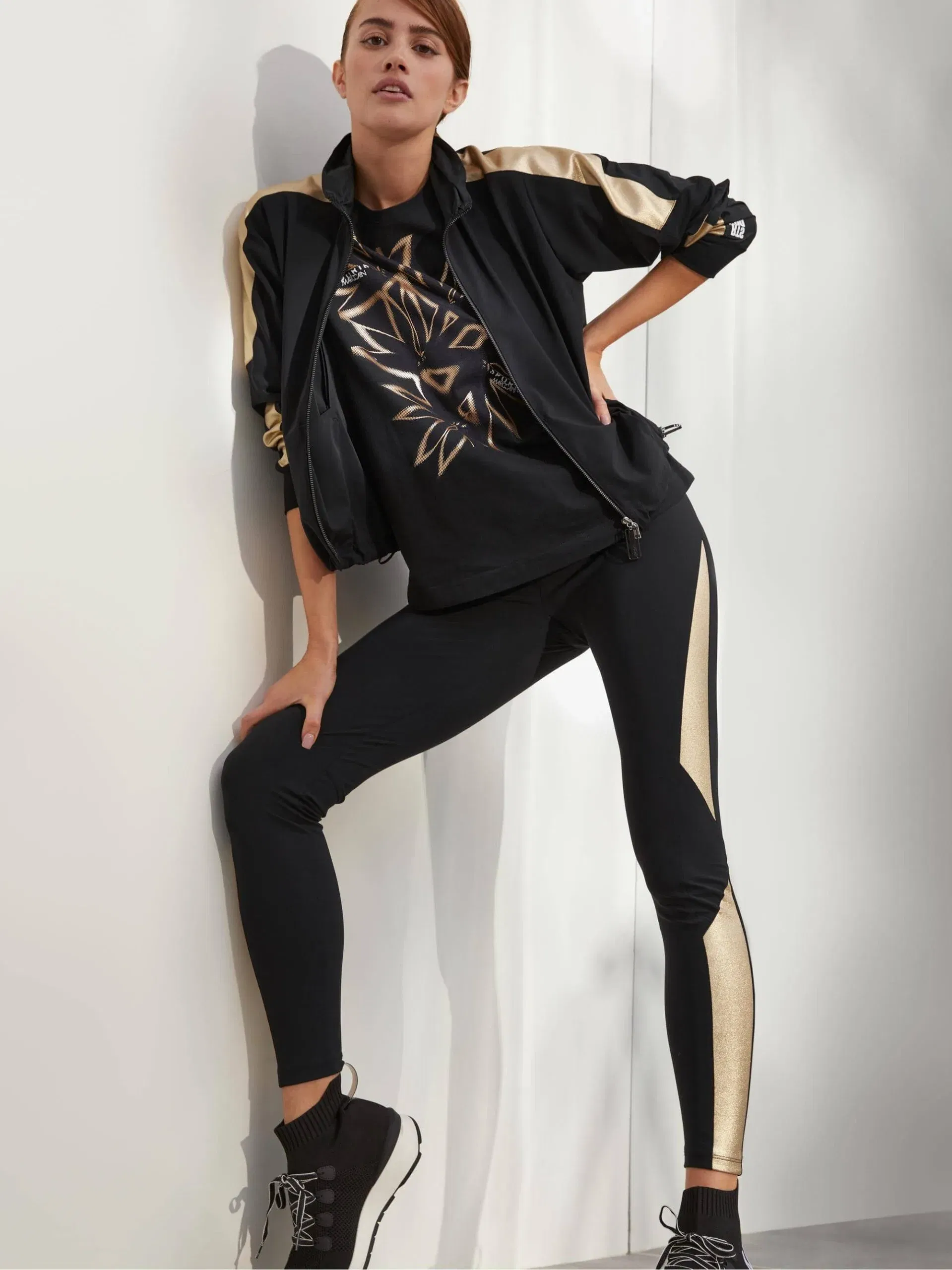 Marc Cain Sports jakke med guldprint 6