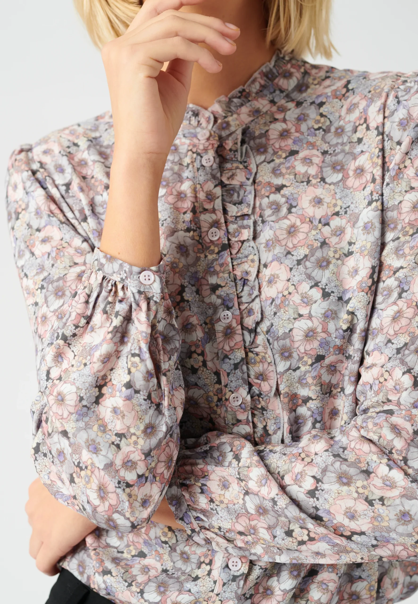 Dea Kudibal bluse Jodie V Passion Gobi 2