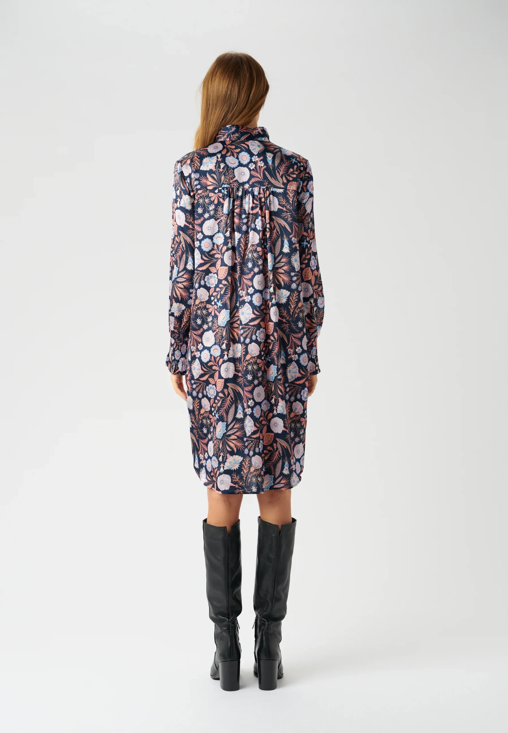 Dea Kudibal silkekjole Millia Florentine fonte 1