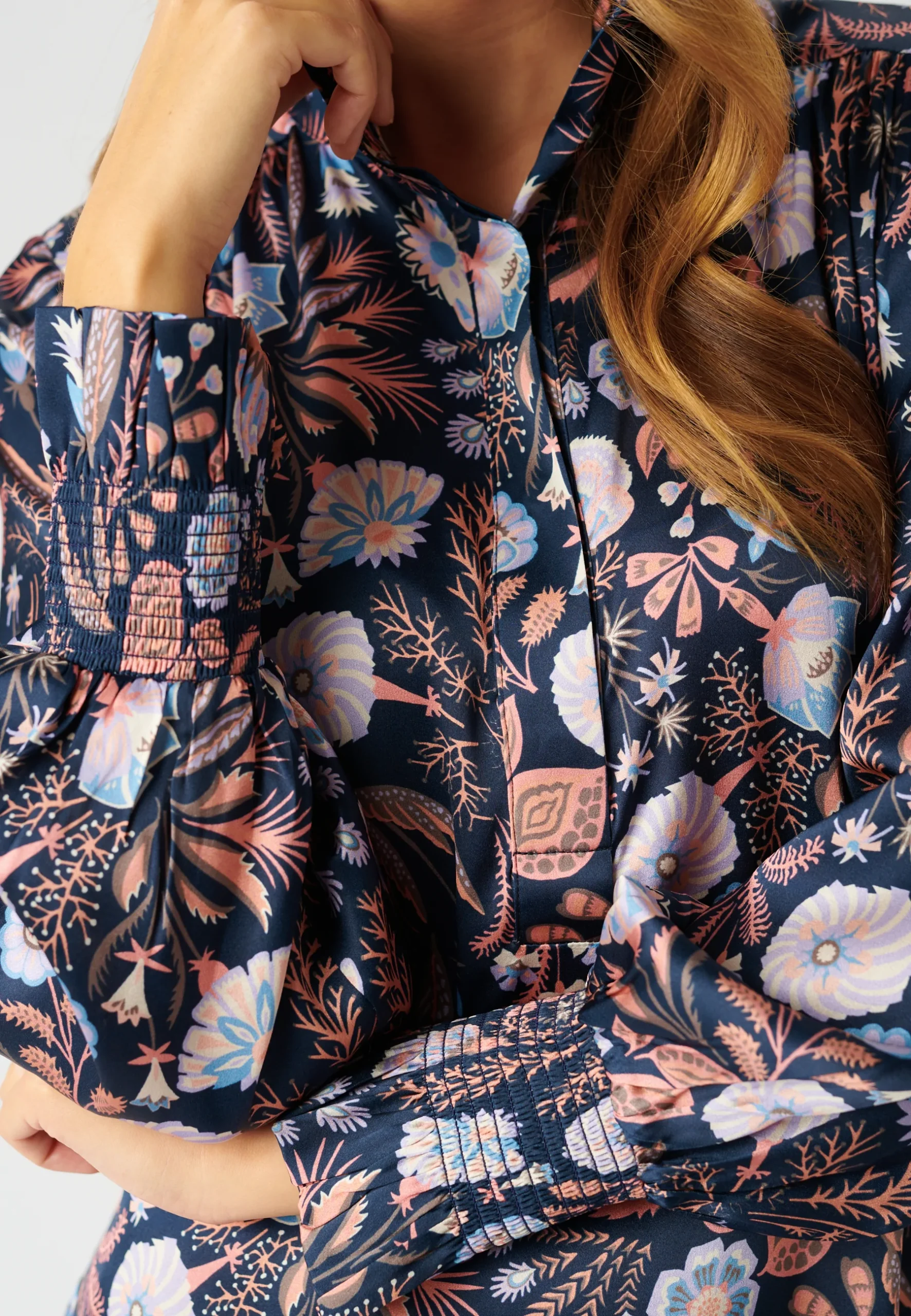 Dea Kudibal silkekjole Millia Florentine fonte 2