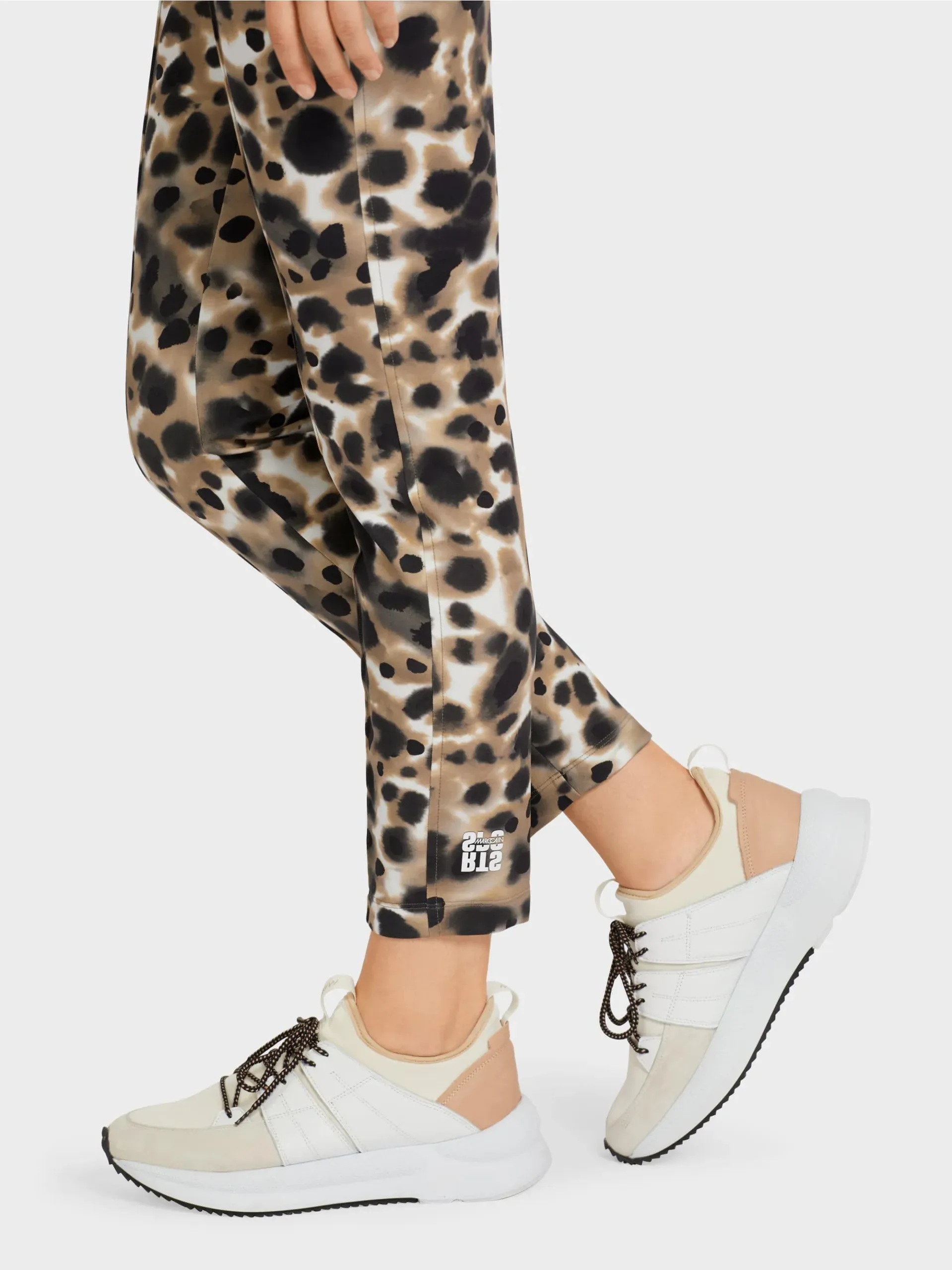Marc Cain Sports elastiske bukser i leopard moenster 2