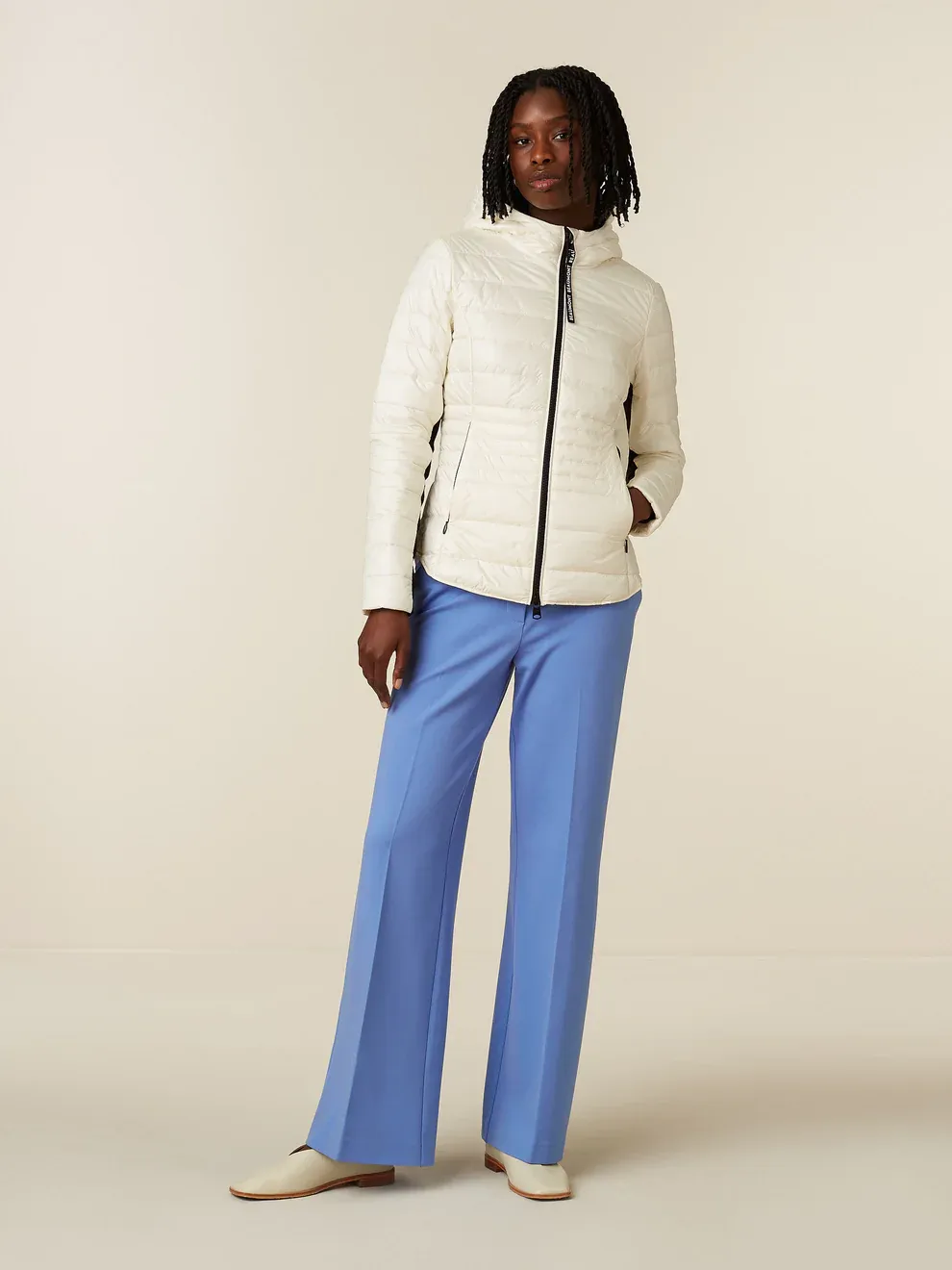 Beaumont figursyet jakke i råhvid