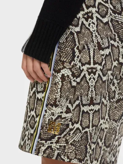 Marc Cain Sports nederdel i slangeprint 2 scaled