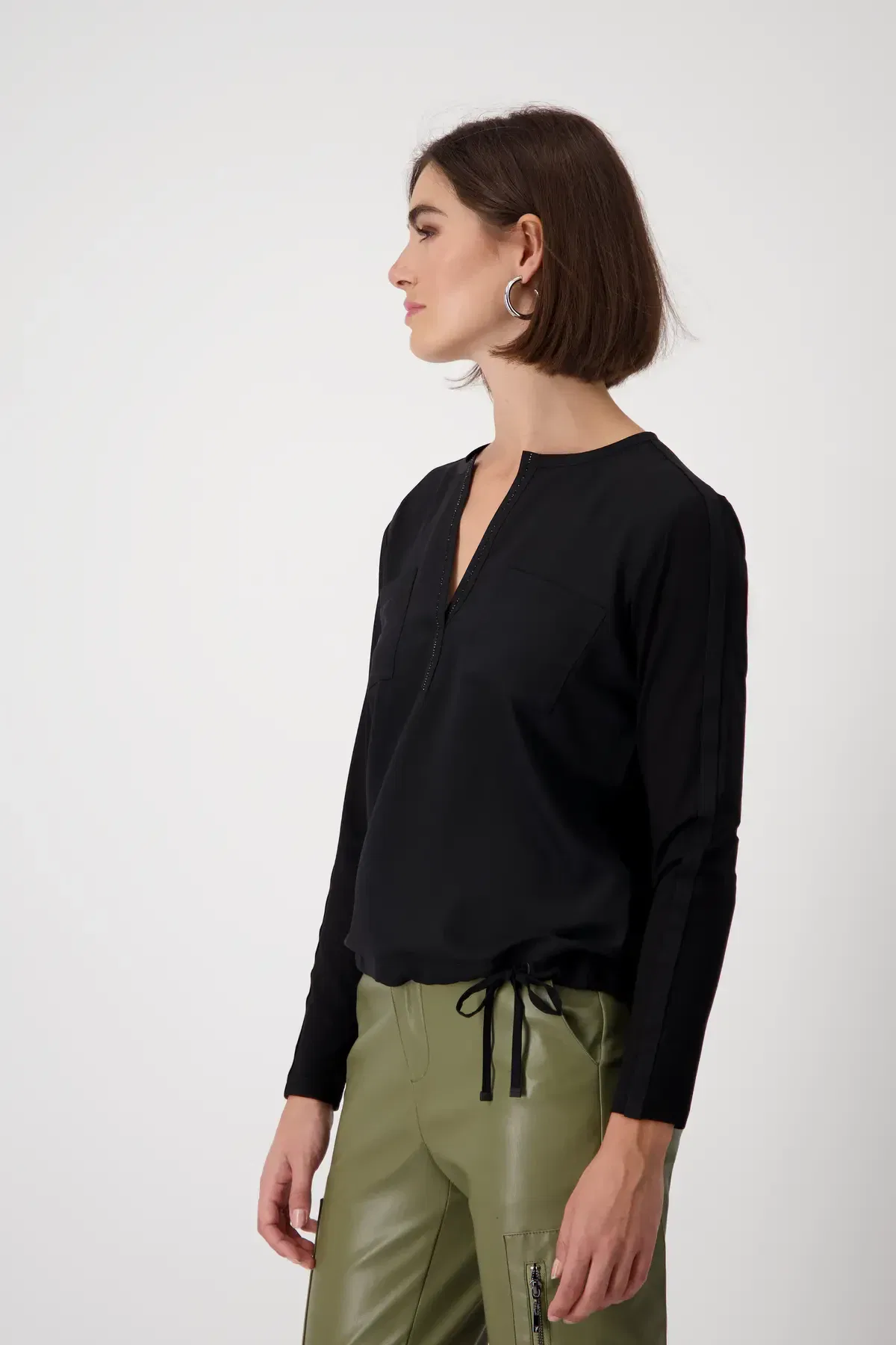 Monari bluse med rhinsten - sort - Billede 3